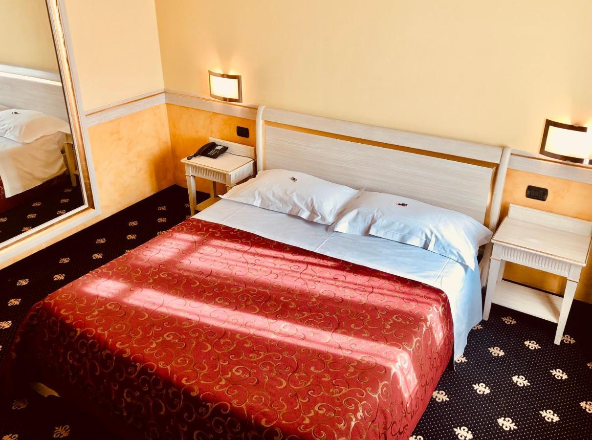 Motel Malpensa Inn & Hotel-Airport Казе-Нуове Екстер'єр фото