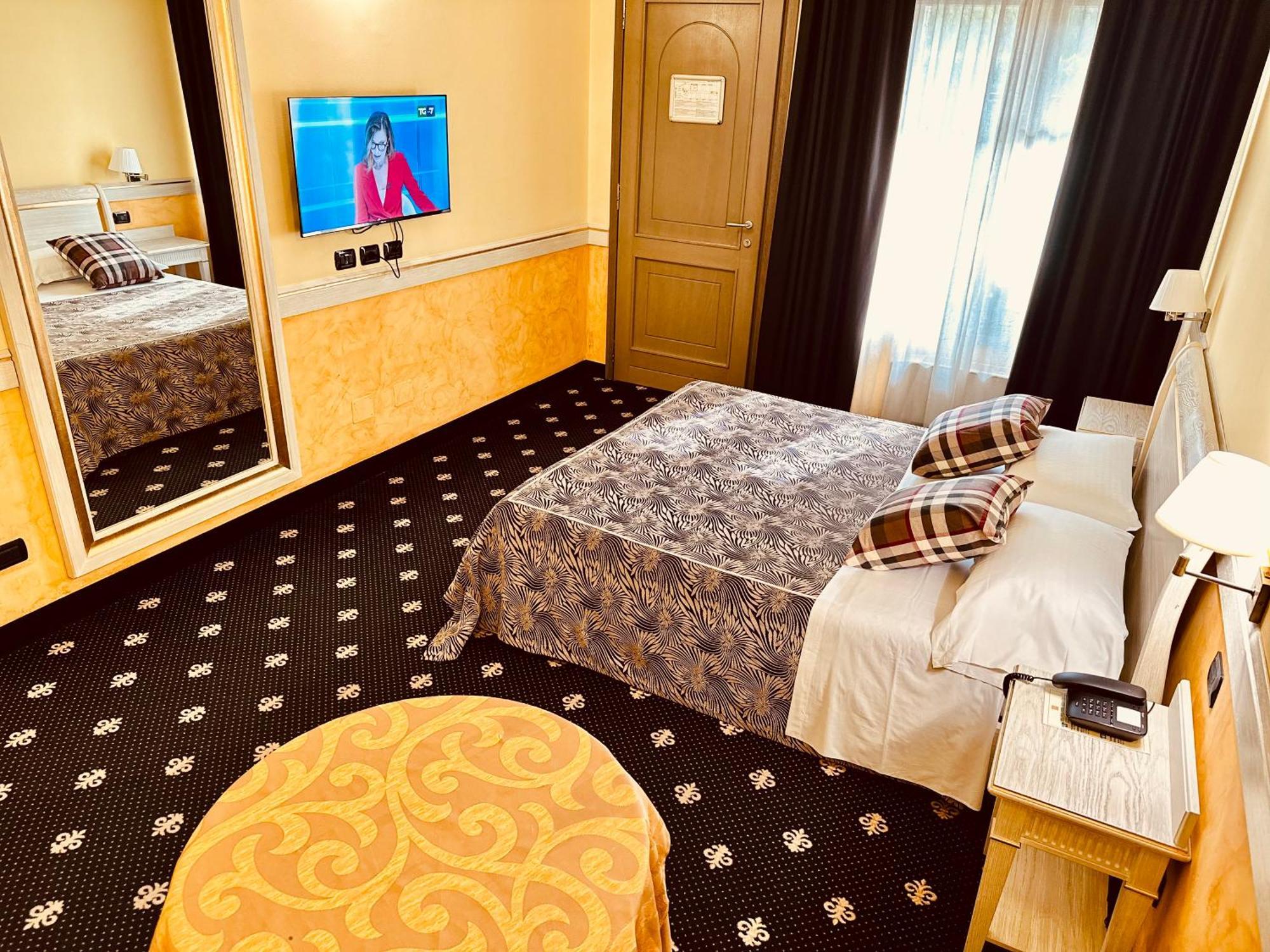 Motel Malpensa Inn & Hotel-Airport Казе-Нуове Екстер'єр фото